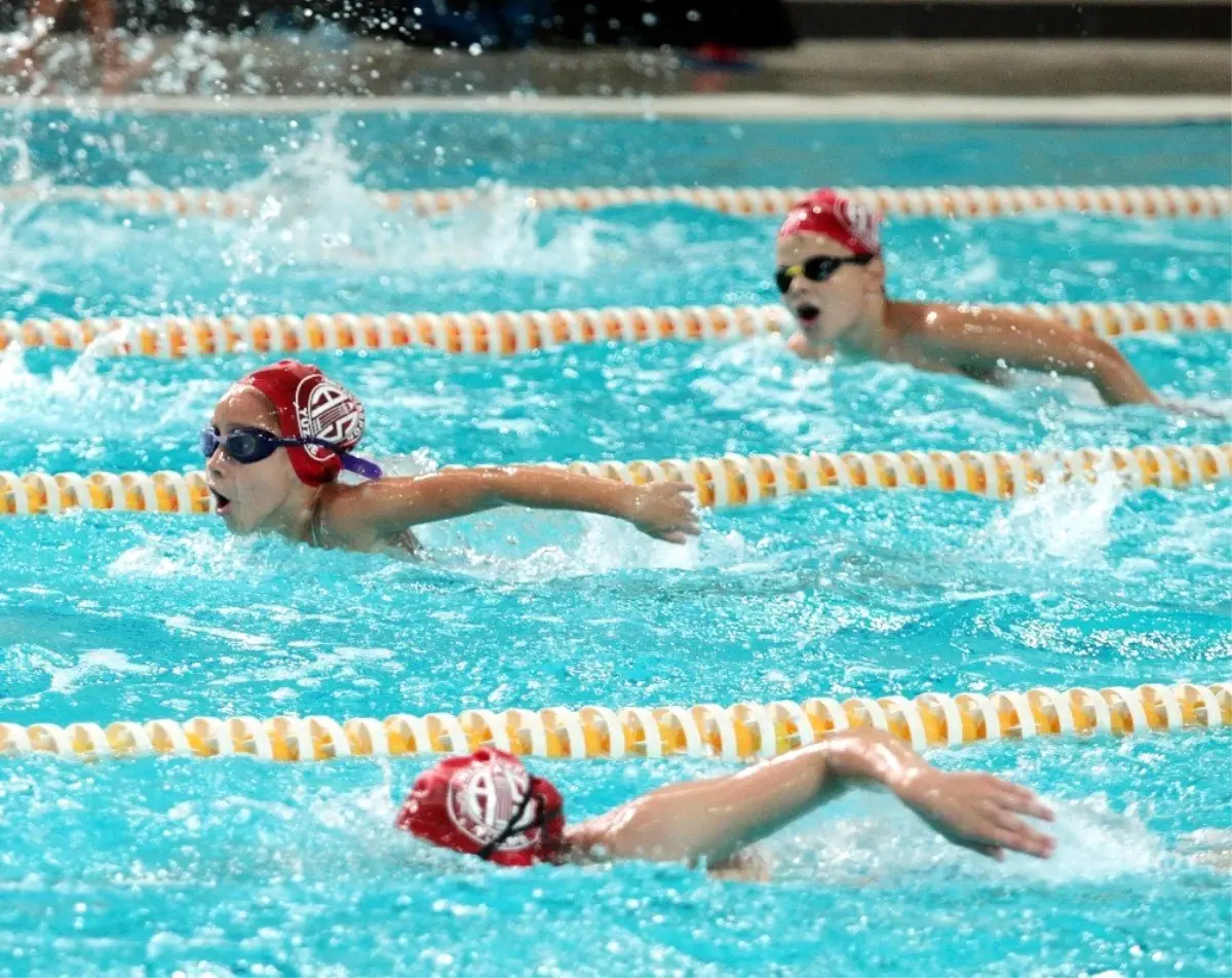 Antalyaspor'dan yüzme şenliği