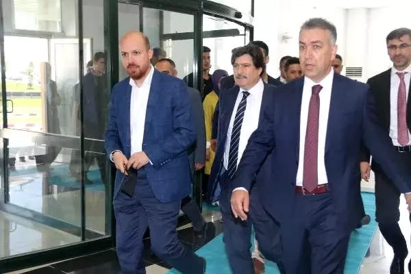 Bilal Erdoğan, Bitlis'te Prof.Dr. Fuat Sezgin paneline katıldı Bilal Erdoğan, Bitlis'te Prof.Dr. Fuat Sezgin paneline katıldı
