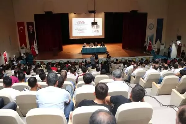 Bilal Erdoğan, Bitlis'te Prof.Dr. Fuat Sezgin paneline katıldı Bilal Erdoğan, Bitlis'te Prof.Dr. Fuat Sezgin paneline katıldı