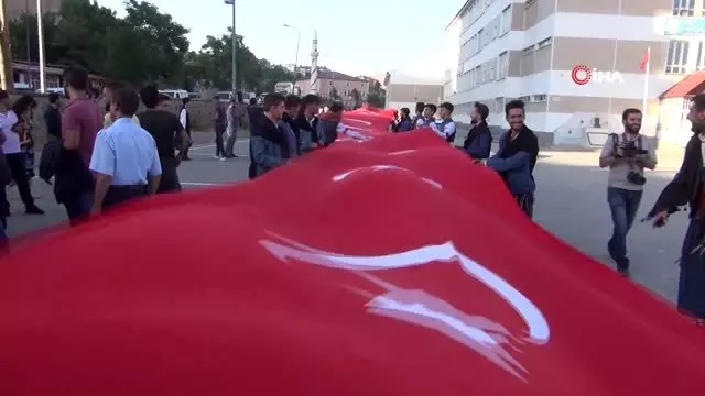 'Büyük Bitlis Buluşmaları' görkemli bir törenle başladı 'Büyük Bitlis Buluşmaları' görkemli bir törenle başladı