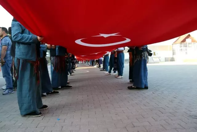 'Büyük Bitlis Buluşmaları' görkemli bir törenle başladı 'Büyük Bitlis Buluşmaları' görkemli bir törenle başladı