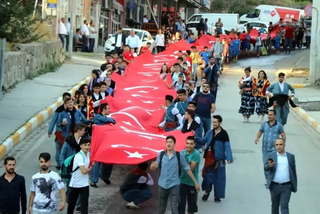 'Büyük Bitlis Buluşmaları' görkemli bir törenle başladı 'Büyük Bitlis Buluşmaları' görkemli bir törenle başladı