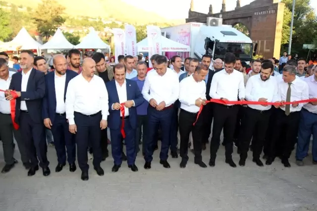 'Büyük Bitlis Buluşmaları' görkemli bir törenle başladı 'Büyük Bitlis Buluşmaları' görkemli bir törenle başladı