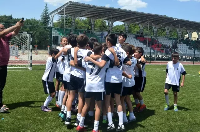 Develispor 1.Aşık Seyrani Futbol Turnuvası Nefes Kesen Final Maçlarıyla Son Buldu Develispor 1.Aşık Seyrani Futbol Turnuvası Nefes Kesen Final Maçlarıyla Son Buldu