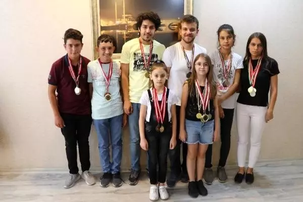 Kağıt klavyeden dünya şampiyonluğuna