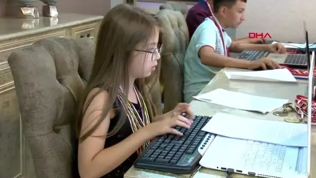 Kağıt klavyeden dünya şampiyonluğuna