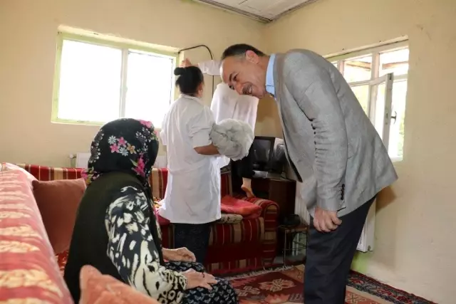Kırıkkale Belediyesi kimsesizlerin yüzünü bu bayramda da güldürdü Kırıkkale Belediyesi kimsesizlerin yüzünü bu bayramda da güldürdü