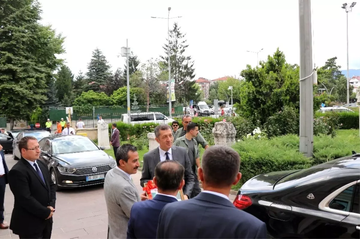 Milli Eğitim Bakanı Selçuk, Bolu'da