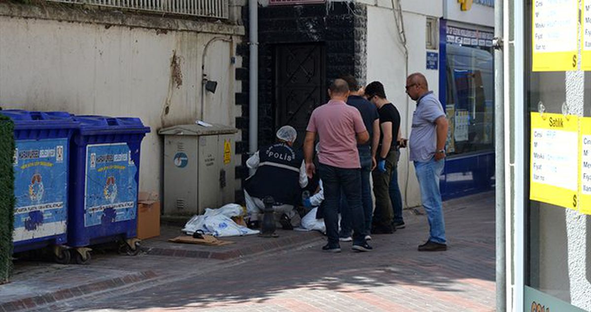 'Polise teslim edin' yazılı çuvaldan lav silahı ile el bombaları çıktı
