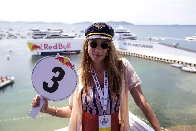 Red Bull Uçuş Günü'ne ünlü akını Red Bull Uçuş Günü'ne ünlü akını