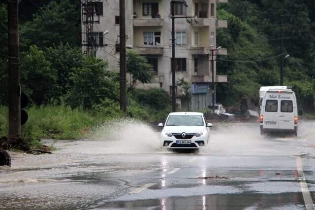 Rize'de su baskın sularına kapılarak kaybolan vatandaşın kimliği tespit edildi