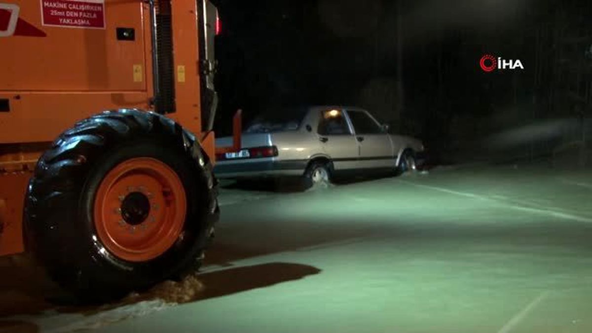Rize Vali Yardımcısı Ahmet Dalkıran: 'Son 3 saatte metrekareye 120 kilogram yağış düştü'