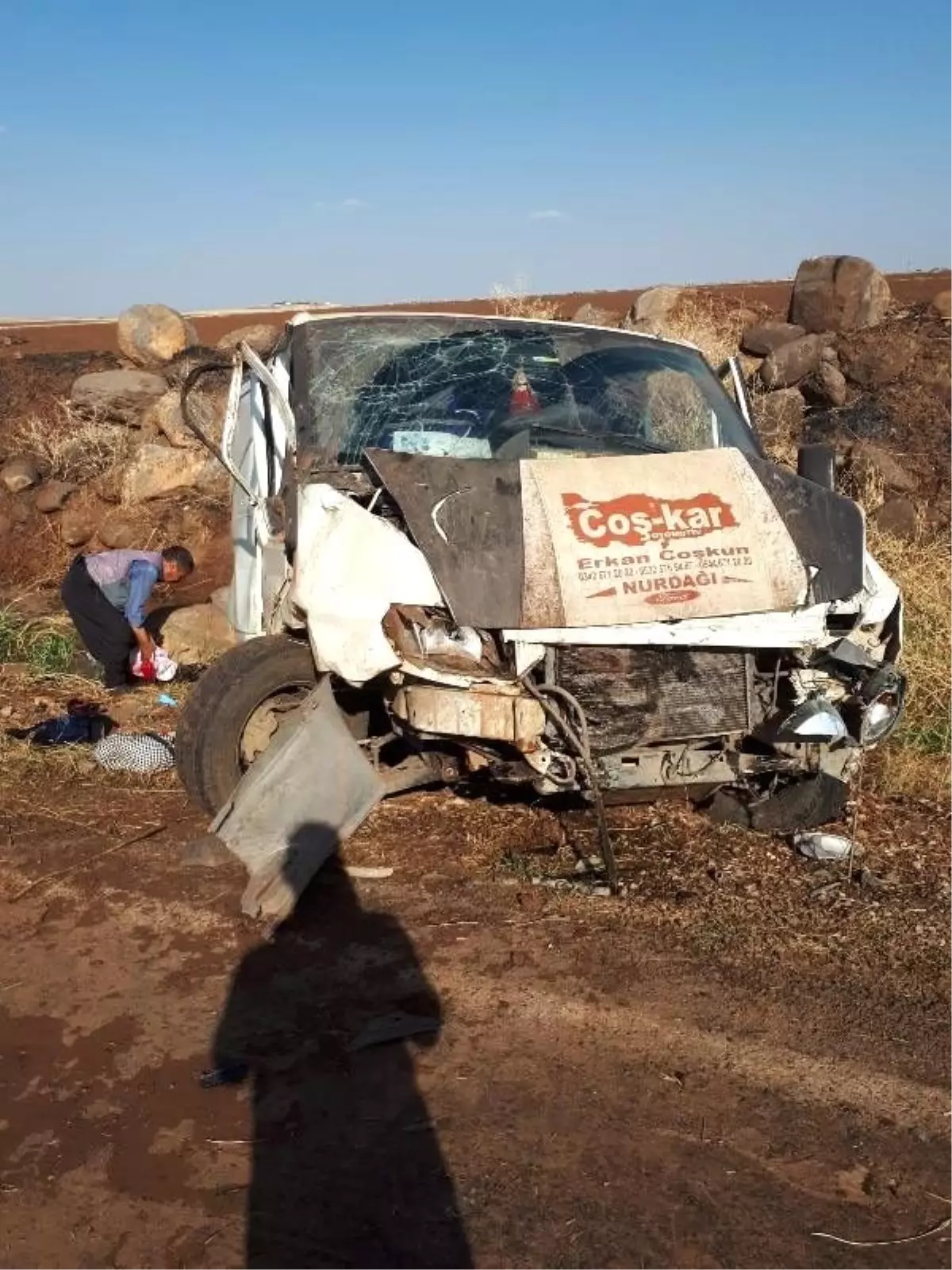 Şarampole devrilen minibüsteki 4 kişi yaralandı