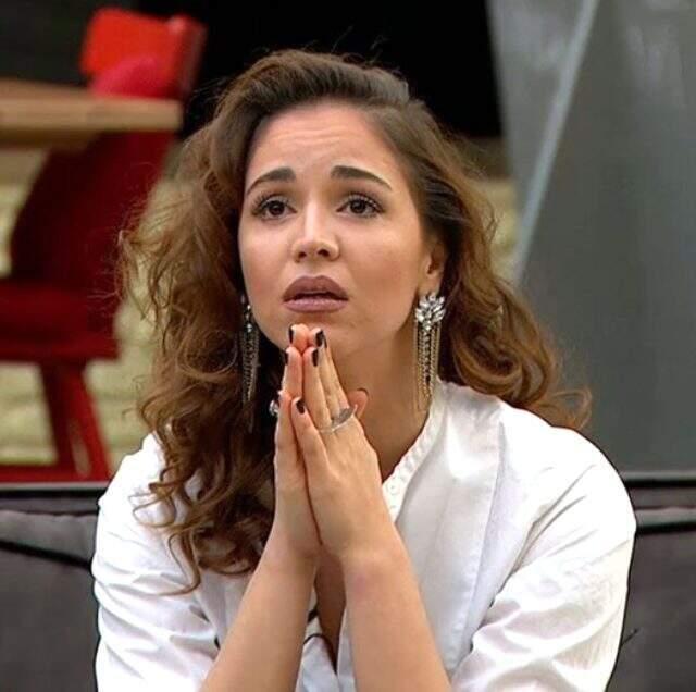 Survivor 2017'nin yarışmacısı Berna Keklikler'den havuz pozu