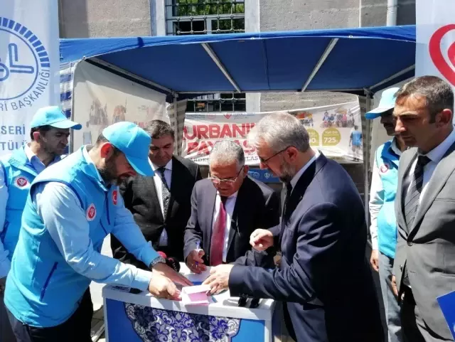 Başkan Büyükkılıç, vekalet yoluyla kurban bağışladı Başkan Büyükkılıç, vekalet yoluyla kurban bağışladı
