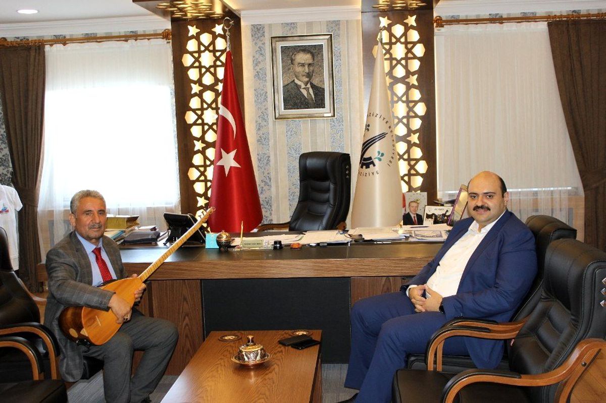 Başkan Orhan'a Halk Ozanı usulü teşekkür