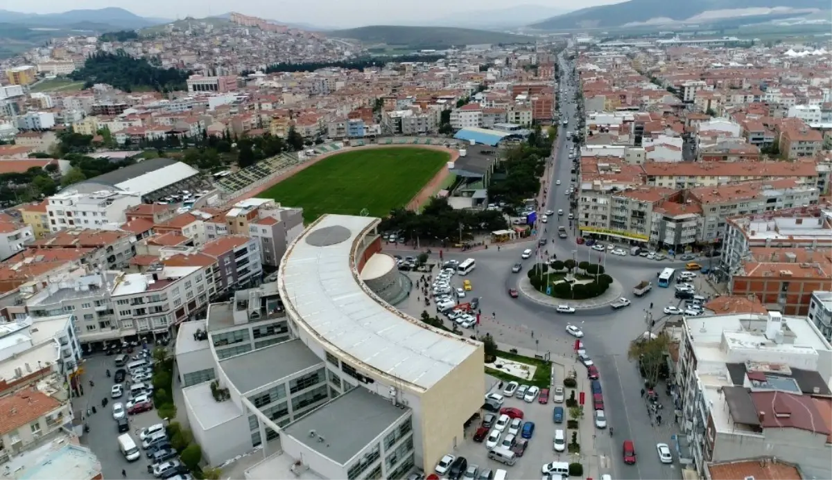 Dev maç dev ekranda Akhisar Milli Egemenlik Meydanında