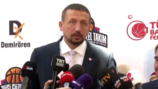 Hidayet Türkoğlu: 'Umarım güzel bir 3 yıl geçiririz' Hidayet Türkoğlu: 'Umarım güzel bir 3 yıl geçiririz'