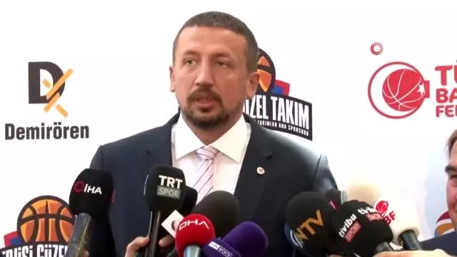 Hidayet Türkoğlu: 'Umarım güzel bir 3 yıl geçiririz' Hidayet Türkoğlu: 'Umarım güzel bir 3 yıl geçiririz'