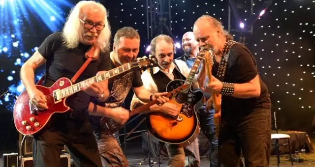 Moğollar grubu, Kaz Dağları'nın çevresine yapılacak olan altın madeni için konser verdi