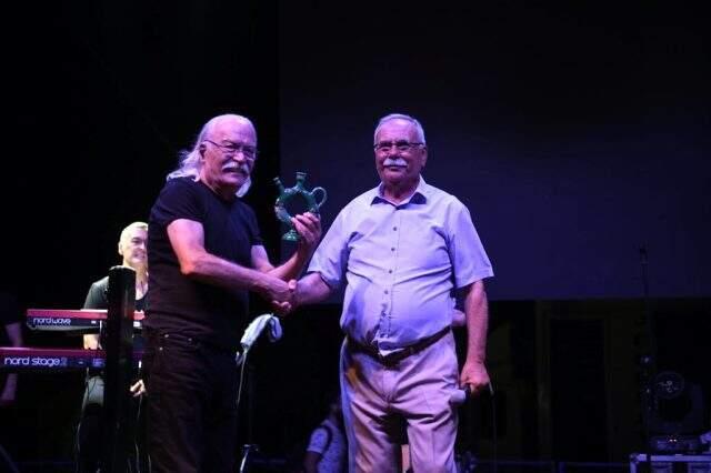 Moğollar grubu, Kaz Dağları'nın çevresine yapılacak olan altın madeni için konser verdi