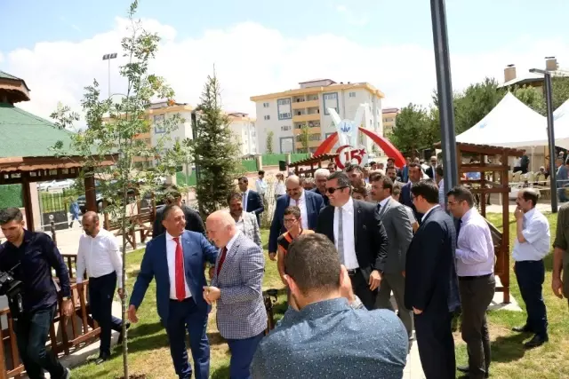 15 Temmuz Şehitler Anıtı ve Adalet Parkı hizmete açıldı 15 Temmuz Şehitler Anıtı ve Adalet Parkı hizmete açıldı
