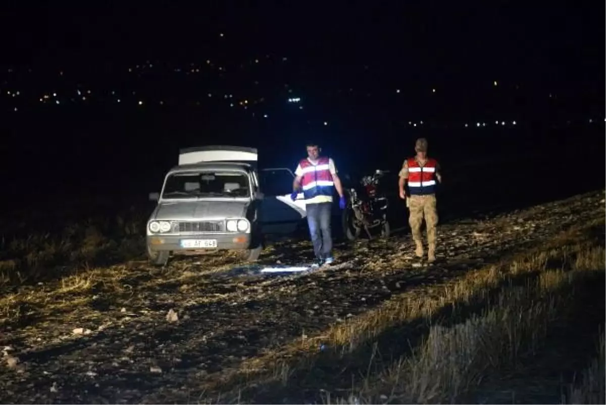 Amcası ve kuzenini tüfekle vurdu