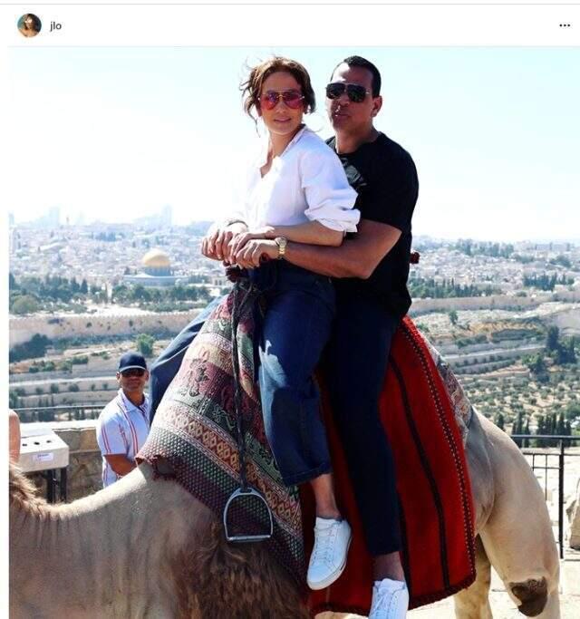 Antalya'da konser veren yıldız şarkıcı Jennifer Lopez'in Türkiye ile paylaşım yapmaması tepki çekti