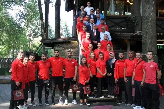 Başkan Yüce A Milli Karate takımını ağırladı