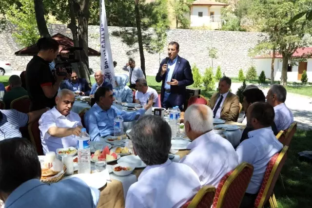 Battalgazi Belediye Meclisinde AK Parti gurubu toplandı