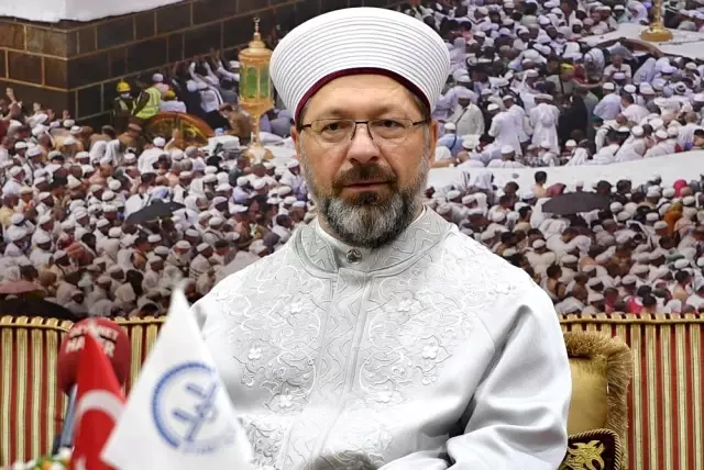 Diyanet İşleri Başkanı Erbaş: 'Gençleri kurtarmamız gerekiyor' Diyanet İşleri Başkanı Erbaş: 'Gençleri kurtarmamız gerekiyor'