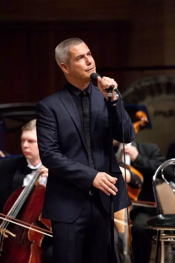 Dünyaca ünlü İtalyan tenor, sokak hayvanları için Çeşme'de