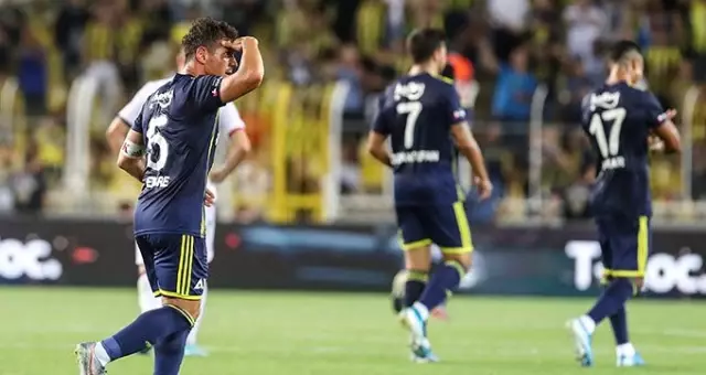 Fenerbahçeli taraftarlardan 2 isme büyük tepki! Fenerbahçeli taraftarlardan 2 isme büyük tepki!