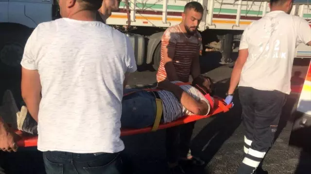 Gaziantep'te trafik kazası: 3 ölü, 12 yaralı Gaziantep'te trafik kazası: 3 ölü, 12 yaralı