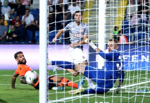 Medipol Başakşehir, Olympiakos'a 1-0 yenildi