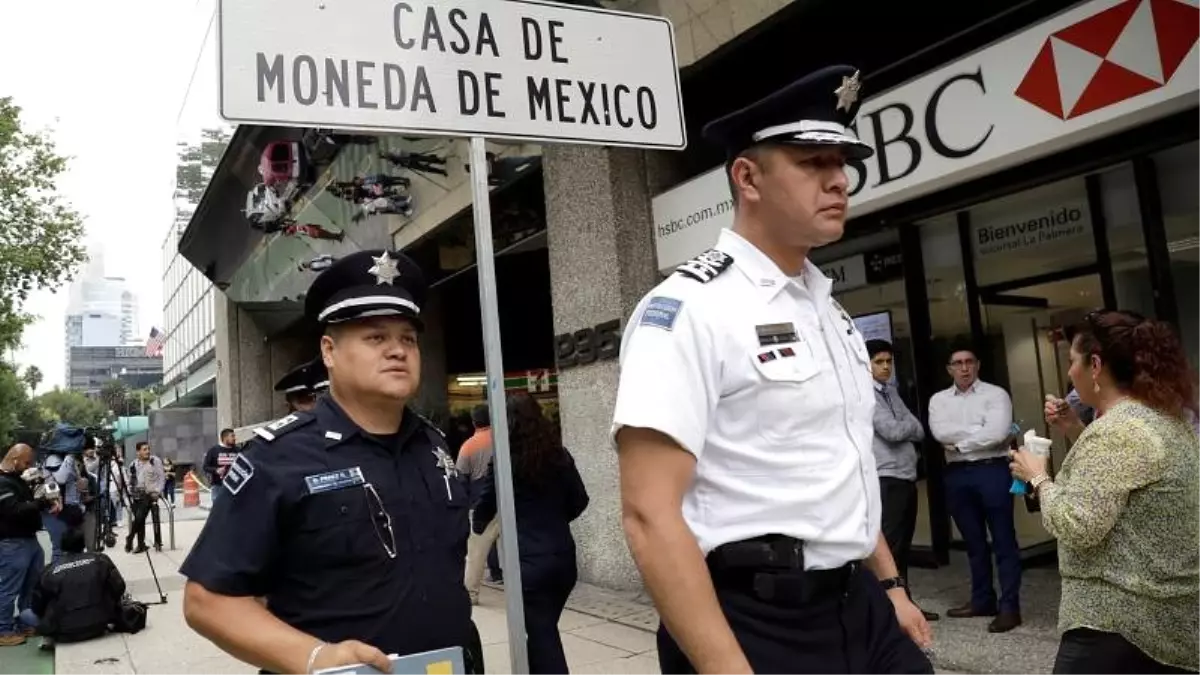 Meksika: Darphaneyi basan silahlı soyguncular açık bırakılan kasadaki altınları çaldı