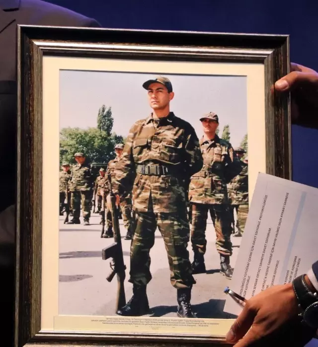 Serdar Ortaç'a askerlik fotoğrafı sürprizi Serdar Ortaç'a askerlik fotoğrafı sürprizi