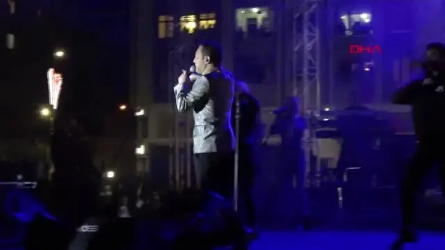 SİVAS'ta Serdar Ortaç, hayranlarıyla buluştu SİVAS'ta Serdar Ortaç, hayranlarıyla buluştu