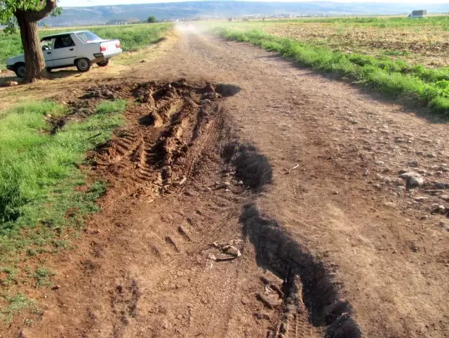 Bağlıcalı vatandaşların yol çilesi Bağlıcalı vatandaşların yol çilesi