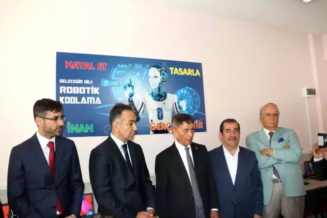 Bitlis'te Robotik Kodlama Atölyesi açıldı Bitlis'te Robotik Kodlama Atölyesi açıldı