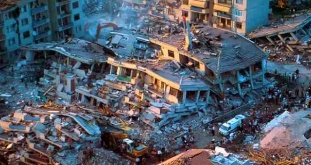 Deprem uzmanından büyük İstanbul depremine ilişkin değerlendirme: İstanbul'da faylar Ege Denizi'nden çok daha rahat