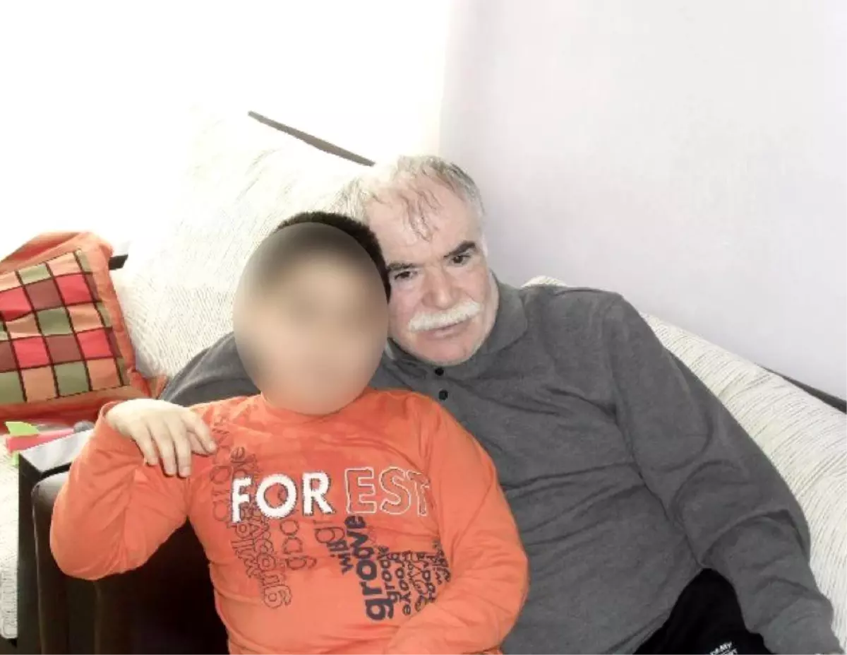 Devrilen traktörün altında kalan sürücü öldü