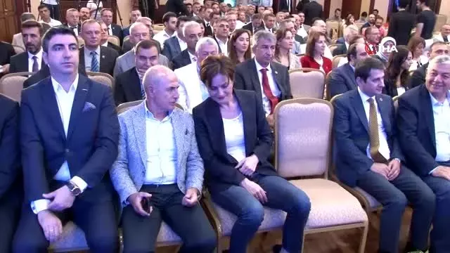 Ekrem İmamoğlu, İBB'nin yeni yönetim kadrosunu tanıttı Ekrem İmamoğlu, İBB'nin yeni yönetim kadrosunu tanıttı