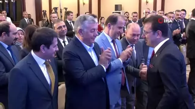 Ekrem İmamoğlu, İBB'nin yeni yönetim kadrosunu tanıttı Ekrem İmamoğlu, İBB'nin yeni yönetim kadrosunu tanıttı