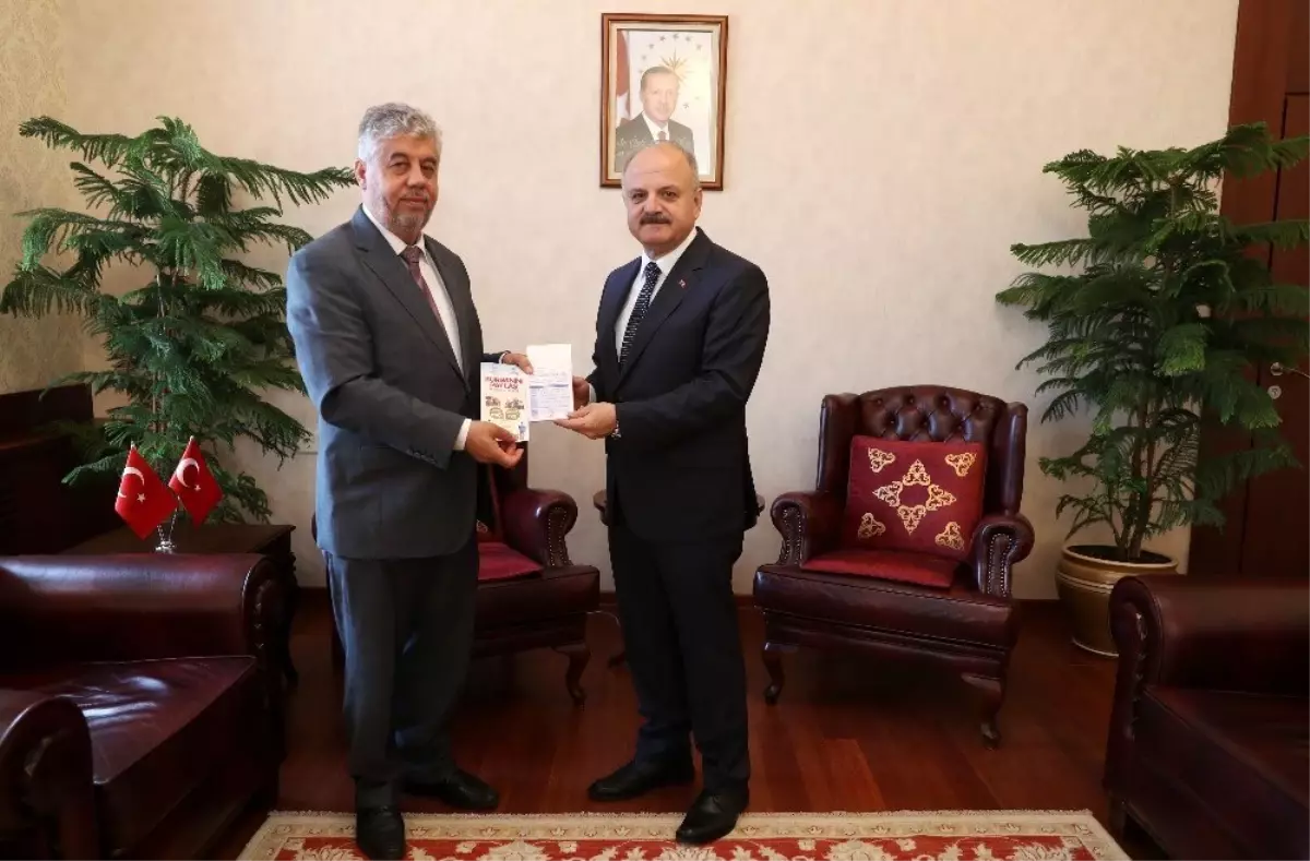 Eskişehir İl Müftüsü Bekir Gerek'ın Vali Çakacak'ı ziyaret