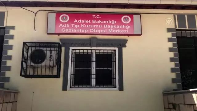 Gaziantep'teki trafik kazası - Cenazelerin ailelere teslim edilmesi Gaziantep'teki trafik kazası - Cenazelerin ailelere teslim edilmesi