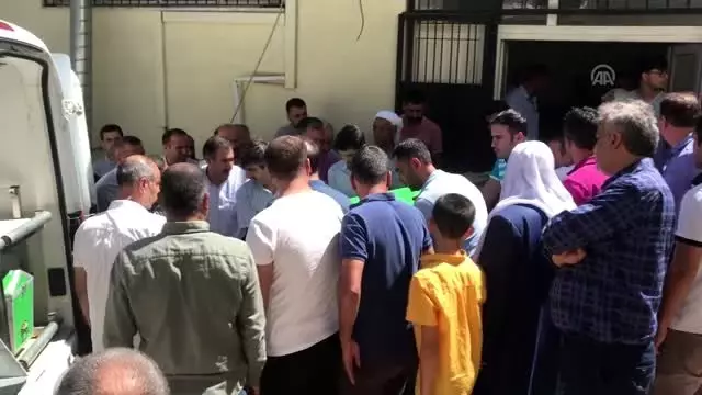 Gaziantep'teki trafik kazası - Cenazelerin ailelere teslim edilmesi Gaziantep'teki trafik kazası - Cenazelerin ailelere teslim edilmesi
