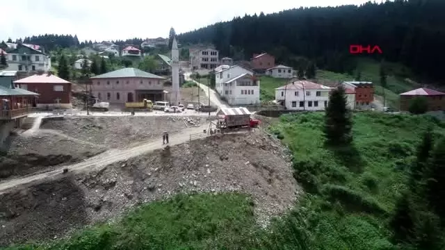 GİRESUN KAMYONETİN KASASINI AHŞAP EV MONTE ETTİ, YAYLALARI GEZİYOR