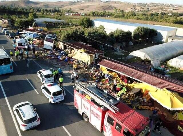 Havalimanı otobüsü kaza yaptı: 1 ölü, 7 yaralı
