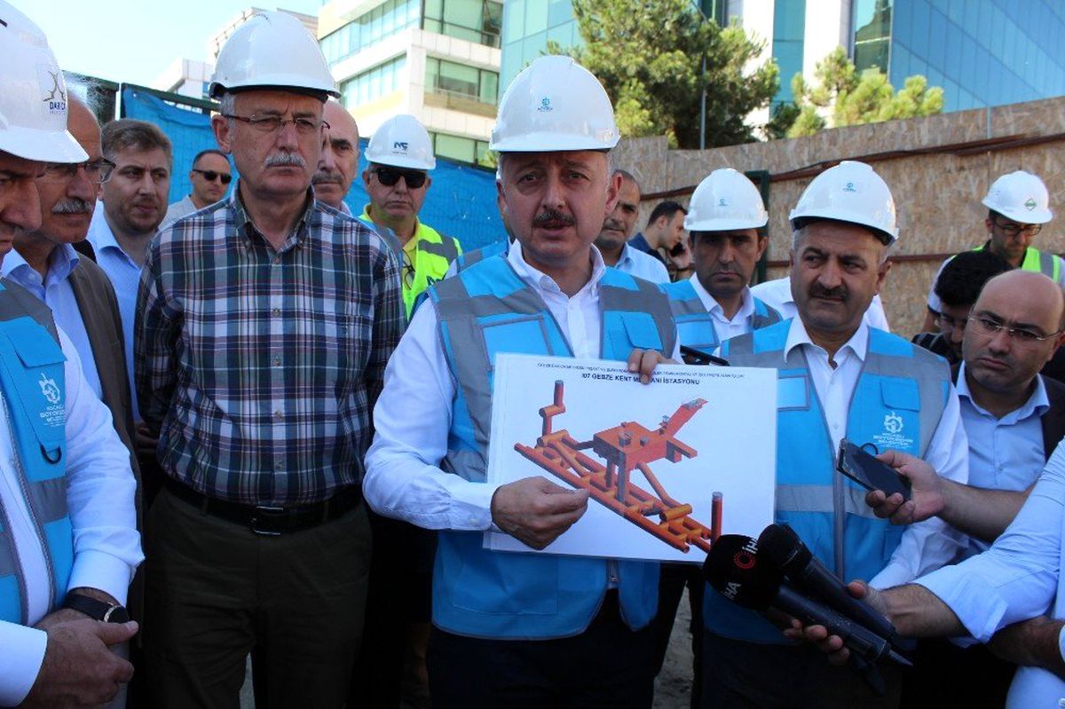 İstanbul'u Kocaeli'ne bağlayacak Gebze metrosunu Ulaştırma Bakanlığı devraldı